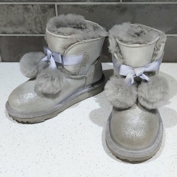 UGG K Gita Metallic Pull-On Boot - Silver - Picture 2 of 9